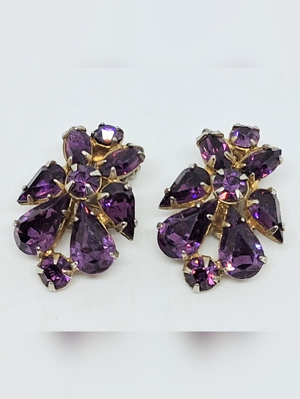 * Vintage Unsigned Purple Rhinestone Clip On Earrings